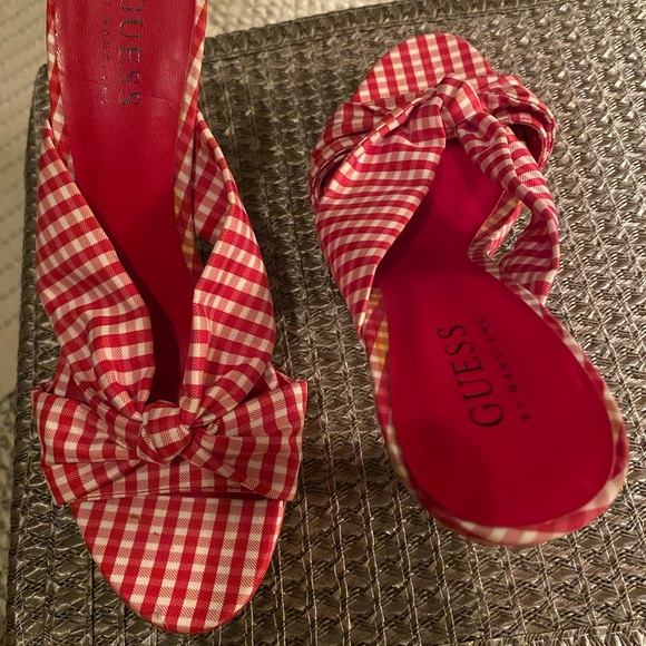 Vintage guess heels. Femme fatale. Sandals…. Fun And sun… never worn - Picture 1 of 7